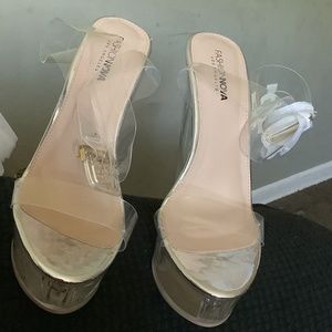 I’m Selling A Size 10 Brand New Pair Of Heel Shoes